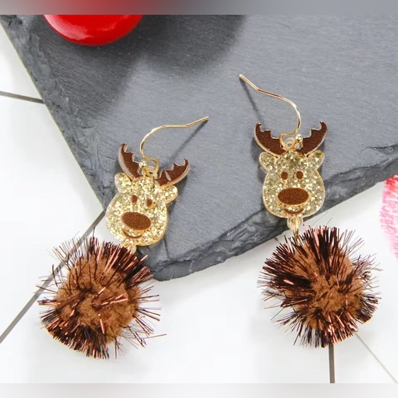 🦌 🎄 NWT- Christmas Reindeer Glitter Puffs Earrings🎄🦌 - Picture 2 of 3